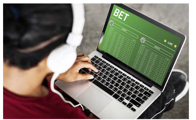 Máy tính dự đoán bóng đá